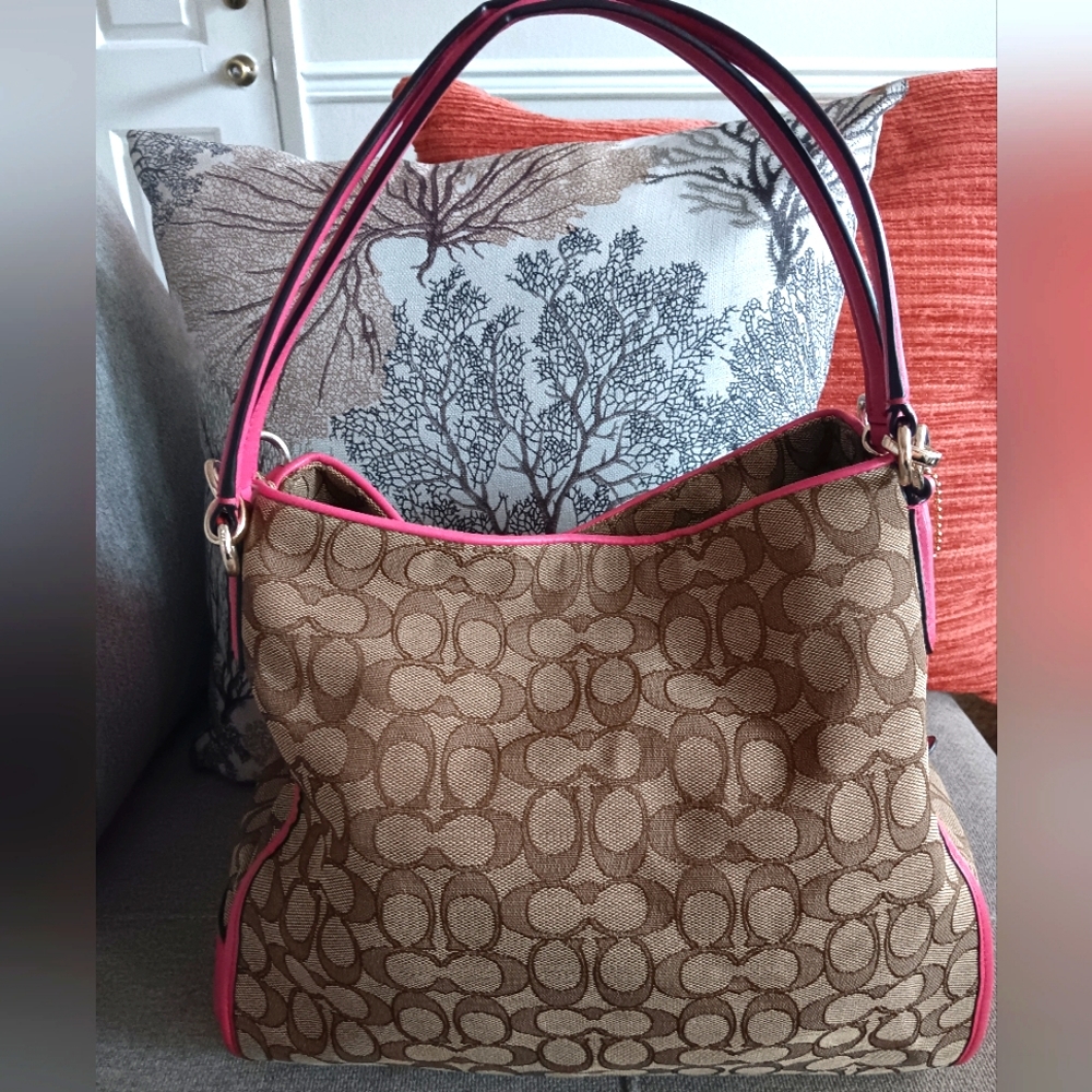 Coach Signature Canvas Shoulder Bag